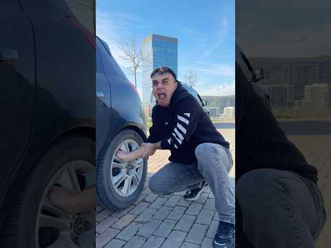 Elim Arabanın Jantına Sıkıştı #shorts thumbnail