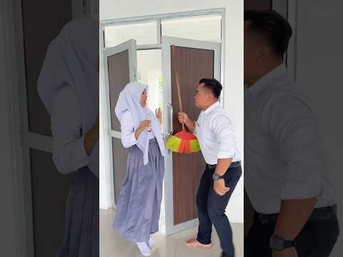 murid tukang telat !! Bisa aja ngerayu babeh biar gak dihukum🙄 #funny #comedy thumbnail