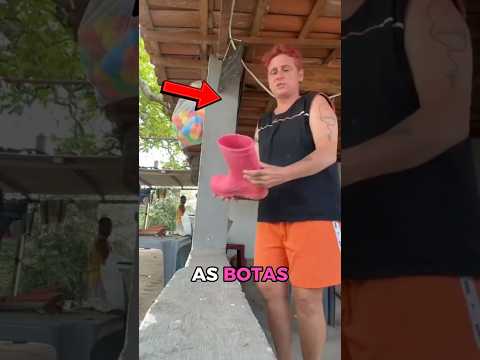 ALGO se ESCONDEU na BOTA DELA ? thumbnail