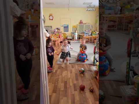 La joie de cette petite fille à chaque fois que ses parents viennent la chercher à la crèche thumbnail