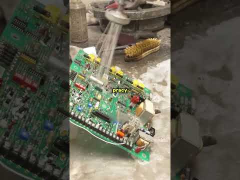 Czy można czyścić elektronikę wodą? thumbnail