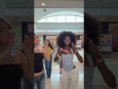 Ayeee #embreighcourtlyn #chelseamadison #latrip #grouptiktok #embreigh thumbnail