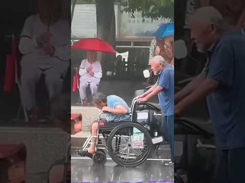 One umbrella...warms a heart. #short,#kindness,#help,#love thumbnail