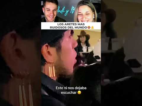 El divertido momento en que los aretes de este chico no dejan escuchar el concierto thumbnail