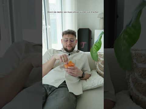 Hättet ihr das ausgenutzt?? #eheleben #zocken #lustig #beziehung #shorts thumbnail