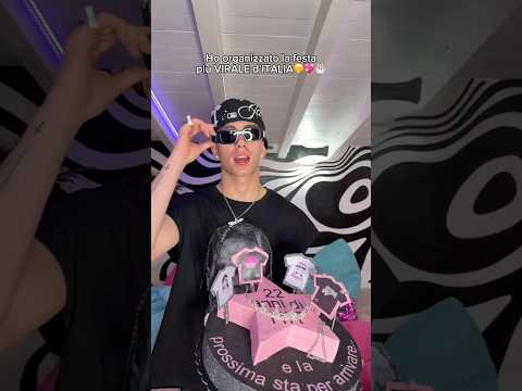FATEMI GLI AUGURI???in questa torta c’è uno SPOILER assurdo!?chi ha capito? thumbnail