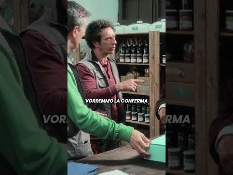 Voi avete bisogno di una visita...? Ficarra e Picone dalla serie Netflix "Incastrati" thumbnail