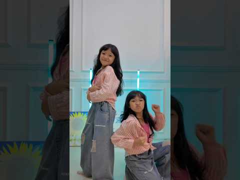 Gimana Gaes Video Tutorial Dance ini Gampang ga?? #kembar #dance #trends #jogetviral #shorts thumbnail