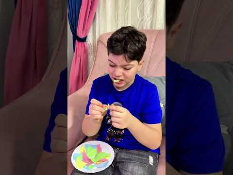 عائلتي الغبية جدا 2 😂 My family is so stupid thumbnail