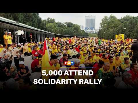 Some 5,000 attend rally in solidarity with Selangor sultan thumbnail