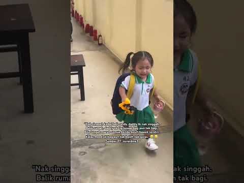 Kenapa daddy kacau, kan adik dah merajuk.?? thumbnail