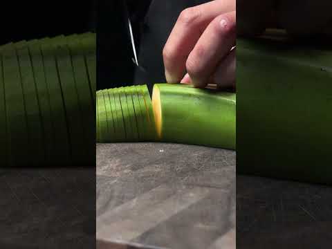 Rui “The Star” Kiritsuke slicing up a green banana #fyp #satisfying #kitchenknife #japaneseknife thumbnail