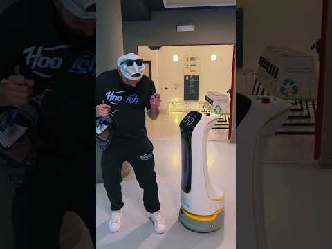 Roboțelul dansator #amuzant #comedy #robot #music thumbnail