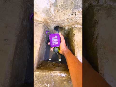 JBL Go 4 pool jumping test thumbnail