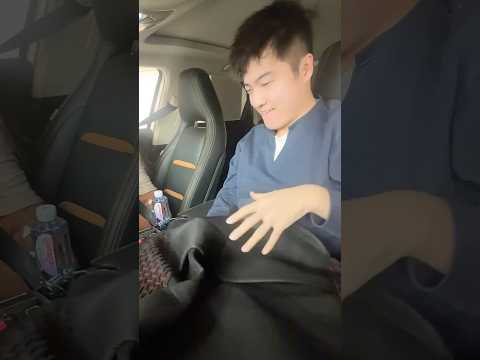 Une surprise inattendue dans la voiture thumbnail