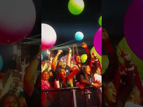 🧡🤍💚 #coldplaymumbai thumbnail