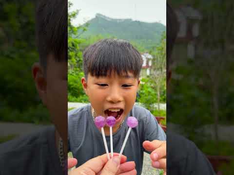 Kẹo mút kiến đen vs Kem Socola Cái Nào Tốt Hơn Cho Mùa Hè thumbnail