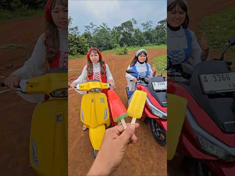 bawang merah putih naik motor makan eskrim#trendingshorts thumbnail