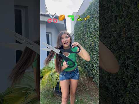 FIZ UMA MÚSICA COM EMOJIS?! 🏉🐍 thumbnail