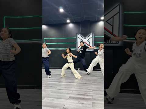 มิราเรียนเต้นพลงGoalsของพี่ลิซ่า thumbnail