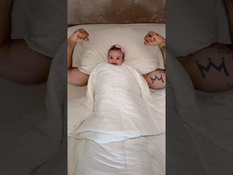 Damas y caballeros…La niña más fuerte del mundo 😍😍Metiéndole estilo John Cena desde chiquita 💓 thumbnail