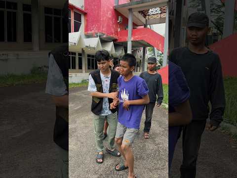 Alifba gak boleh in kita main kerumah nya, karena alifba orang kaya #shorts thumbnail