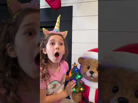 Makeup Kit Help | Mommy Helps Sierra & Rhia thumbnail