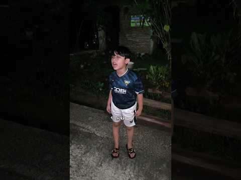 Mama Kaget Ara Ajak Papa Cari Tupai Yg Kabur K Selokan Muncul Kucing. Jgn Sampai D Makan Kucing ??? thumbnail