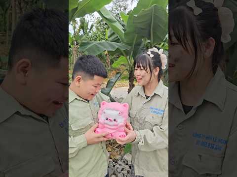 Em muốn mua lợn đất thumbnail