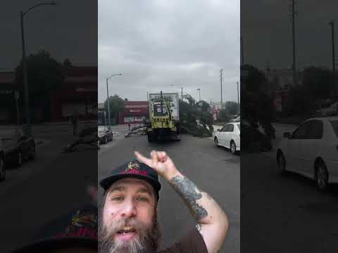Driving a moving truck #jeeplife #offroad #jeepwrangler #4x4 #cars #car #ford #offroading #shorts thumbnail