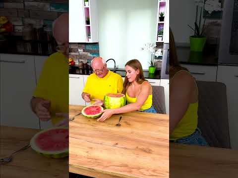 DEN WASSERMELONEN-STREICH MEINES OPAS TAUSCHEN! 🤣🍉 #streich #wassermelone thumbnail