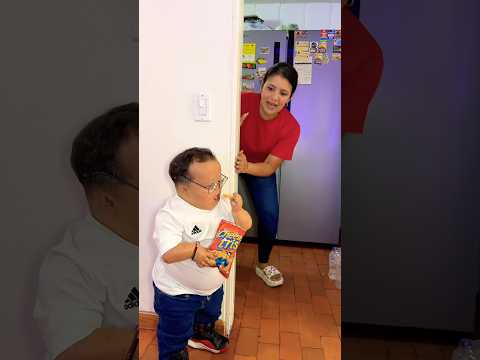 COMIÓ MUCHO DULCE Y AMANECIÓ SIN DIENTES ? ?#divertido #humor #casosdefamilia #familiaibañez thumbnail