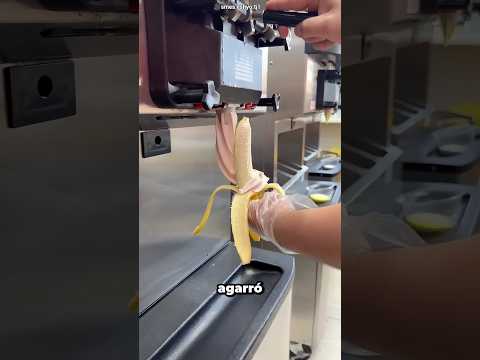 Este Plátano Se Convirtió En Un Helado 🍌🍦 thumbnail