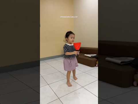 LANGSUNG AKRAB SAMA UNCLE!! #piuwfamily #funny #familychannel #familyvideo #familyvlog #toys thumbnail