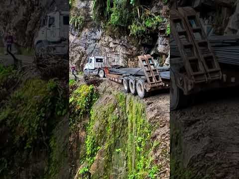 Camión al bordel del abismo thumbnail