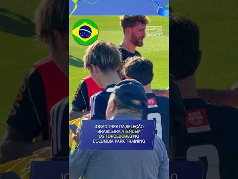 JOGADORES DA SELEÇÃO ATENDEM TORCEDORES! #shorts thumbnail