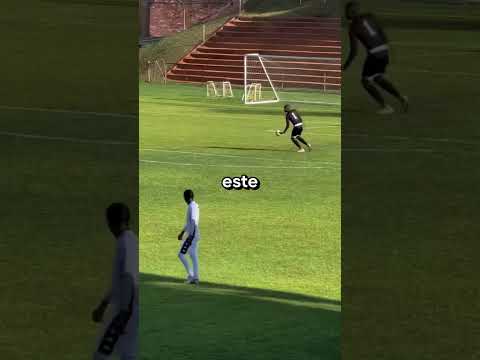 The Goalkeeper Did The IMPOSSIBLE!😮⚽#sports #football #goalkeeper thumbnail