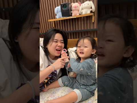 ADUU ADUUUUU! DINGIN BANGETT! #piuwfamily #funny #familychannel #familyvideo #familyvlog #skit thumbnail