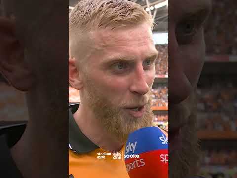"I'm speechless!" Oli McBurnie reacts after netting the goal that sent Hull City back to top flight thumbnail