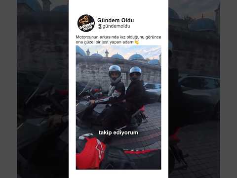 Motorcunun arkasında kız olduğunu görünce ona güzel bir jest yapan adam 👏 thumbnail