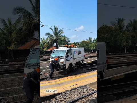 Mobil tahu bulat yang sering bikin resah pengendara #kai #mobilmini #relkeretaapi #vidioviral thumbnail