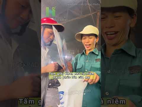 Tấm giấy khen nhỏ là niềm hạnh phúc lớn của mẹ thumbnail