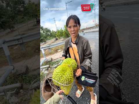 Đi ô tô gặp cô bán sầu tội nghiệp và cái kết: #shorts thumbnail