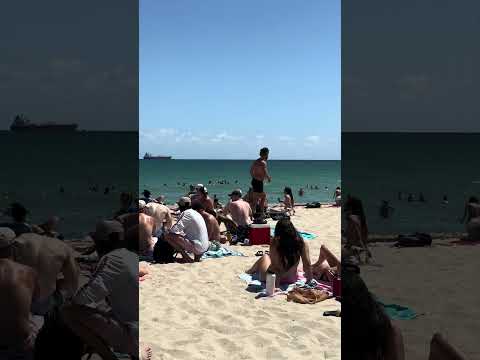 🇺🇸 Sunny day at Miami beach thumbnail