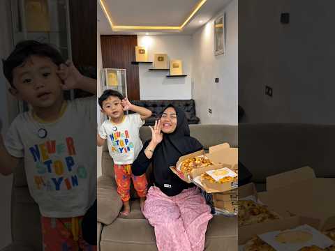 Pizza gratis untuk semua thumbnail