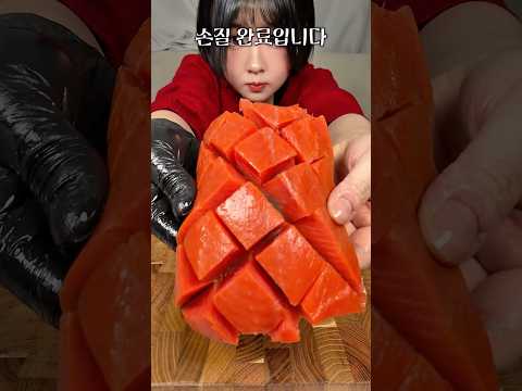 알고리즘 장악한 러시아 연어 고등어 먹어봤는데.. thumbnail