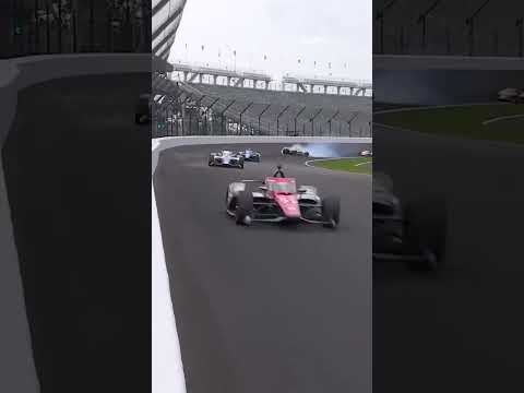 OOOOH! Wat een crash tijdens de Indy 500-training ? #IndyCar #Indy500 #AlexanderRossi #Rossi thumbnail
