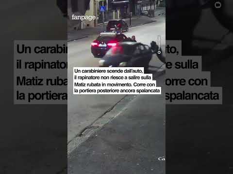 Aggredisce commerciante, ma la gazzella dei carabinieri era lì: il video dell'intervento thumbnail