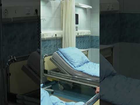 Ona jest w ciąży i martwi się o dziecko! On nie ma ochoty być ojcem! | Szpital #shorts thumbnail