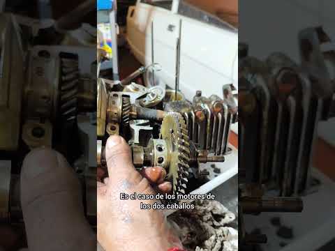 POSIBLEMENTE EL MOTOR QUE MÁS TIEMPO PASA AL 100%, CÓMO ESTARÁ 50 AÑOS DESPUÉS ? #shorts #viral #2cv thumbnail